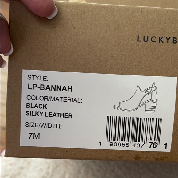 Shoes - Picture 4 of 4